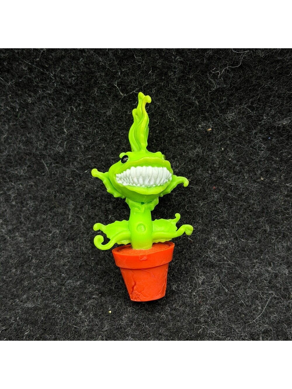 Monster High Original 1st Wave VENUS MCFLYTRAP Green Pet Plant Chewlian No Doll
